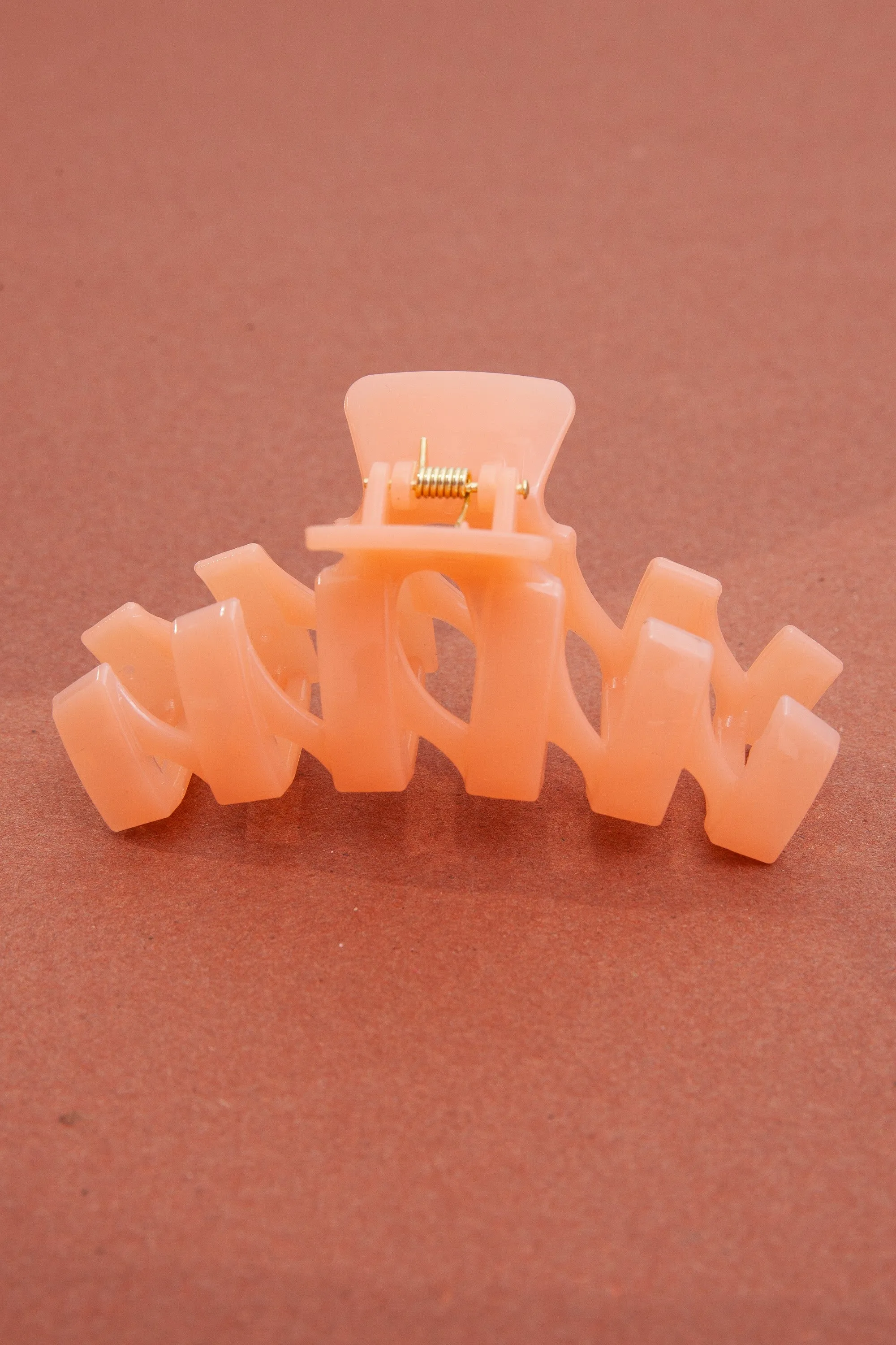Jumbo Glossy Wavy Claw Clip
