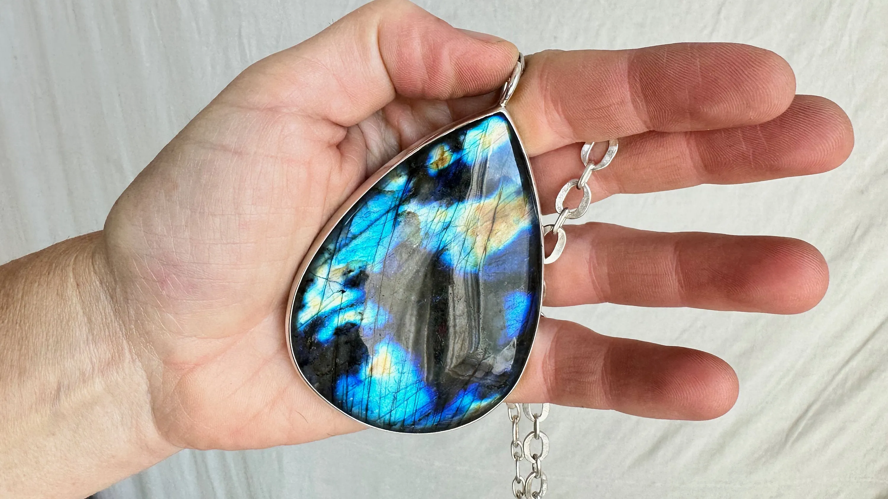 Labradorite and Silver Pendant Necklace. Sterling Silver Chain. 0879