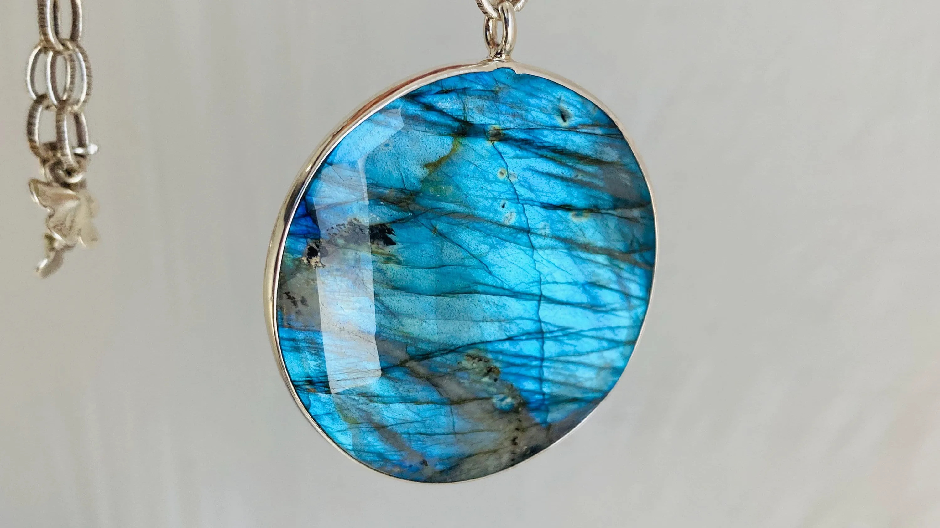 Labradorite and Silver Pendant Necklace. Sterling Silver Chain. 1231