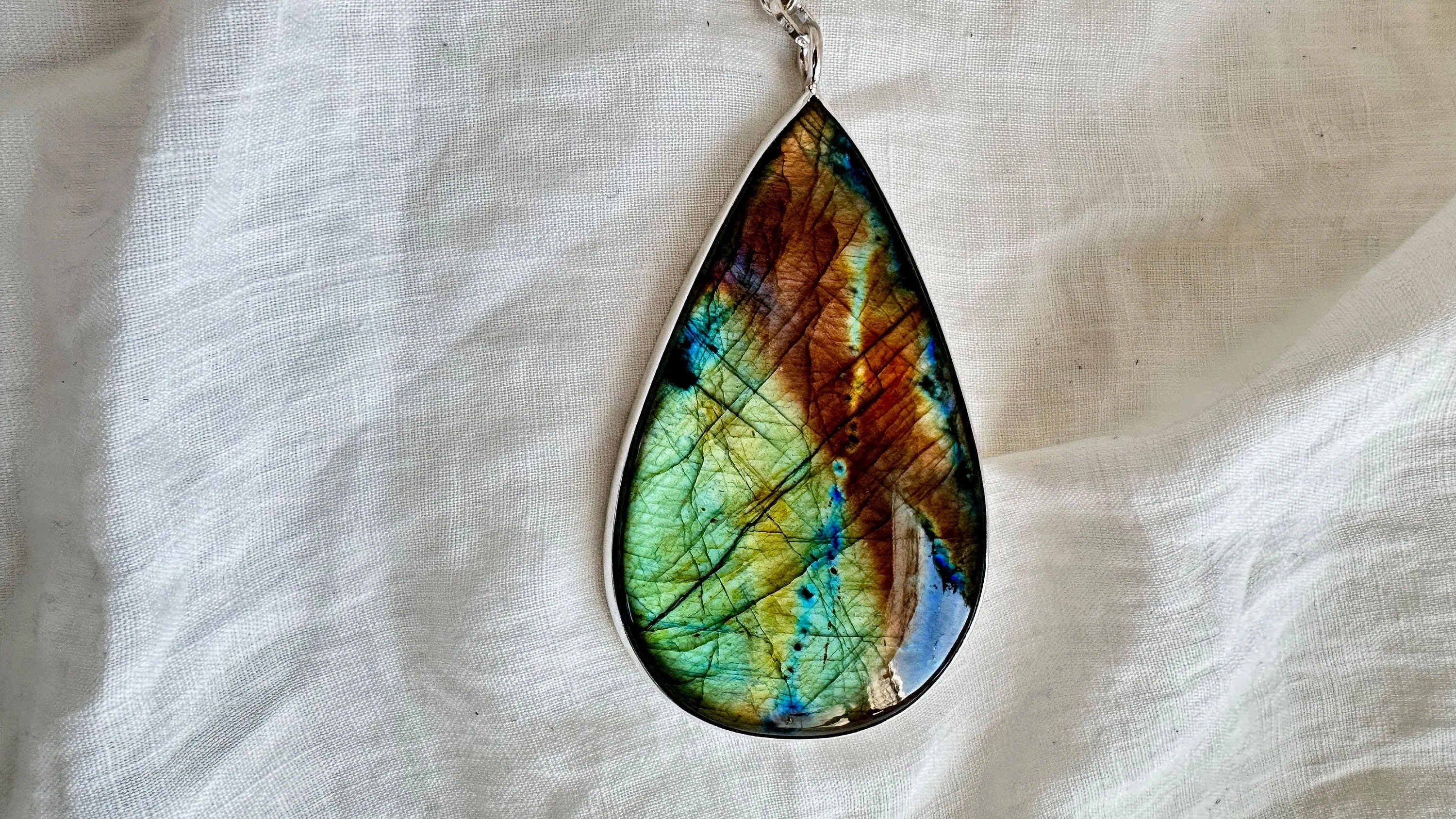 Labradorite and Silver Pendant Necklace. Sterling Silver Chain. 1334