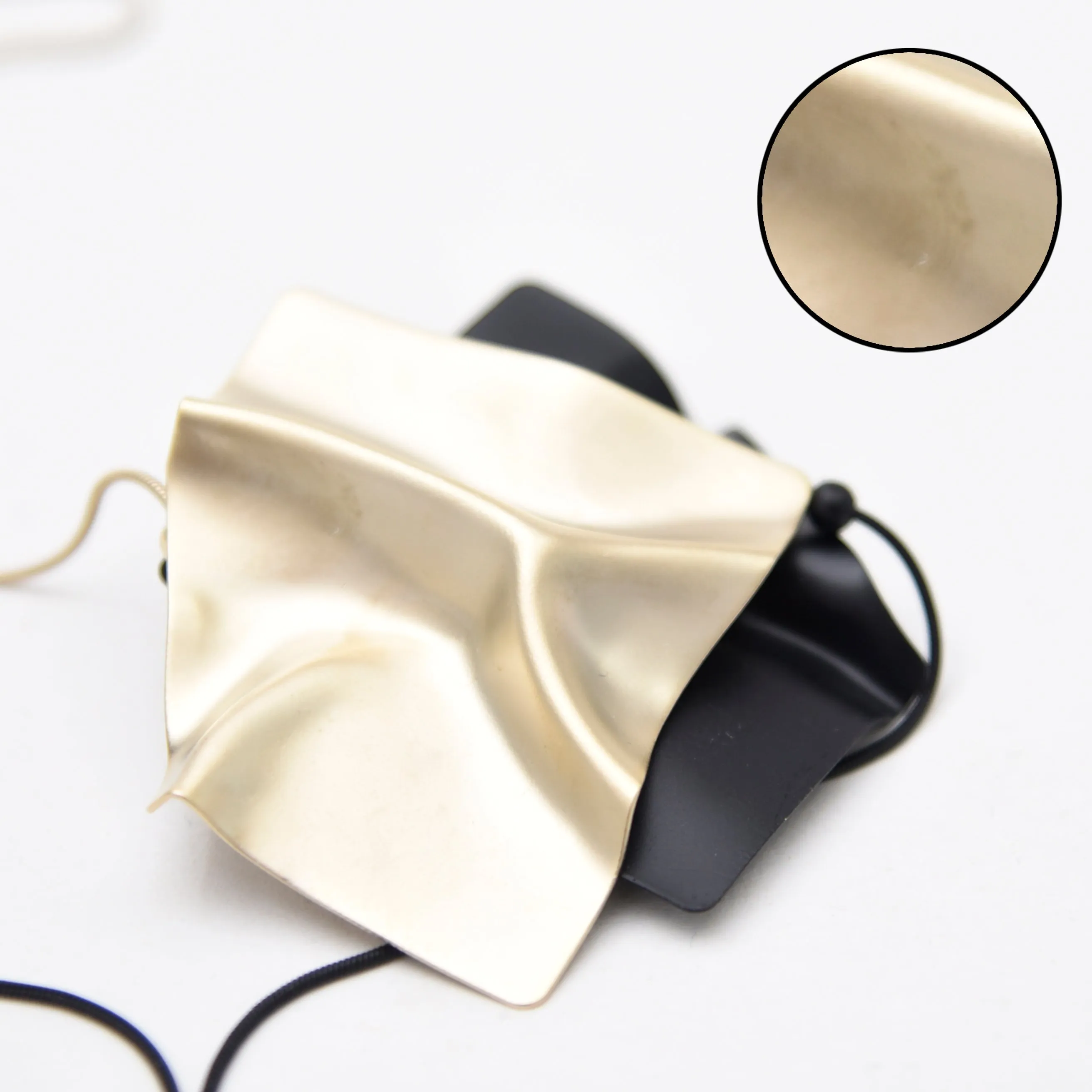 Manta Necklace - B Grade
