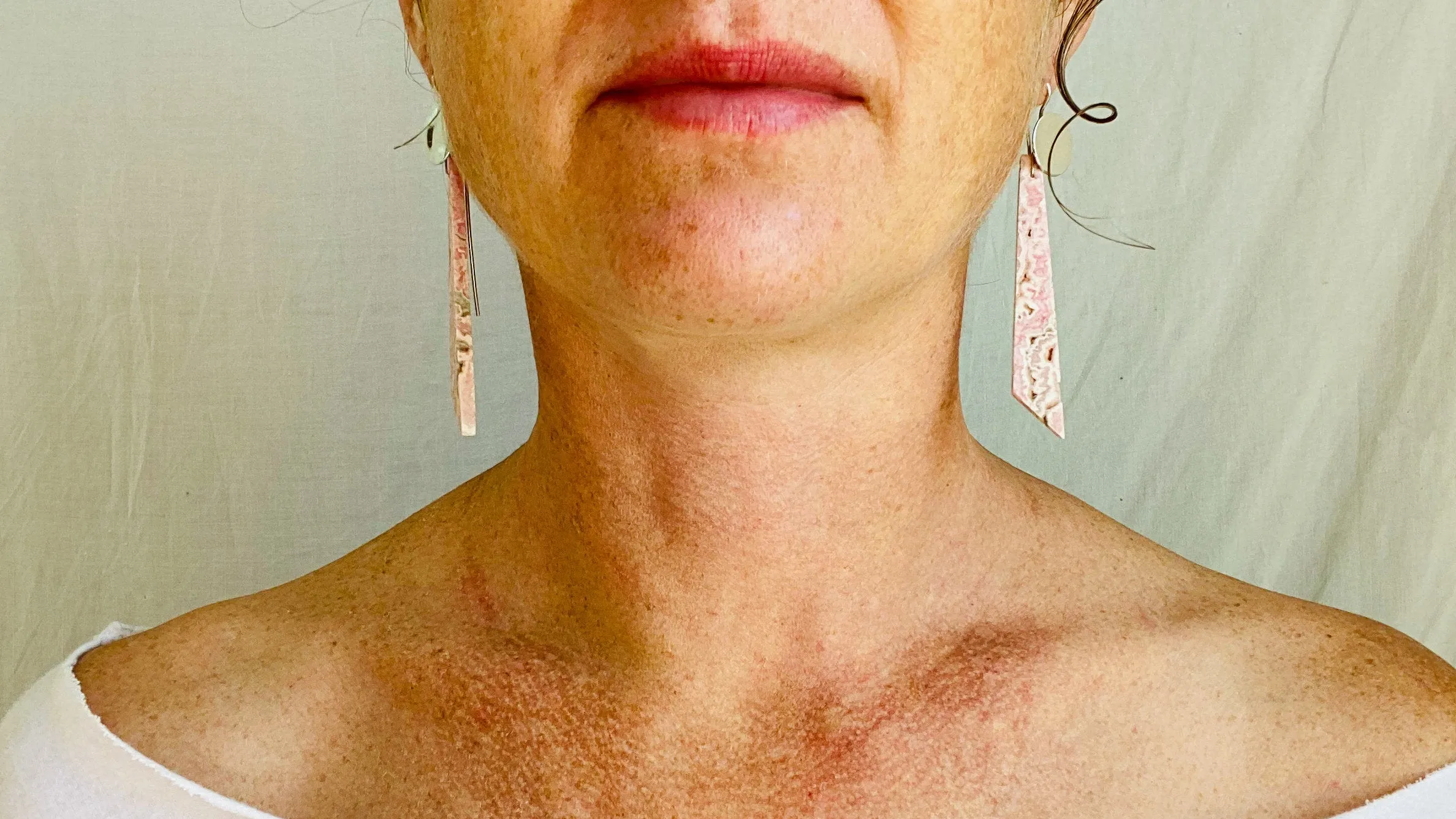 Rhodochrosite Earrings. Santo Domingo Pueblo. Kewa. 0351